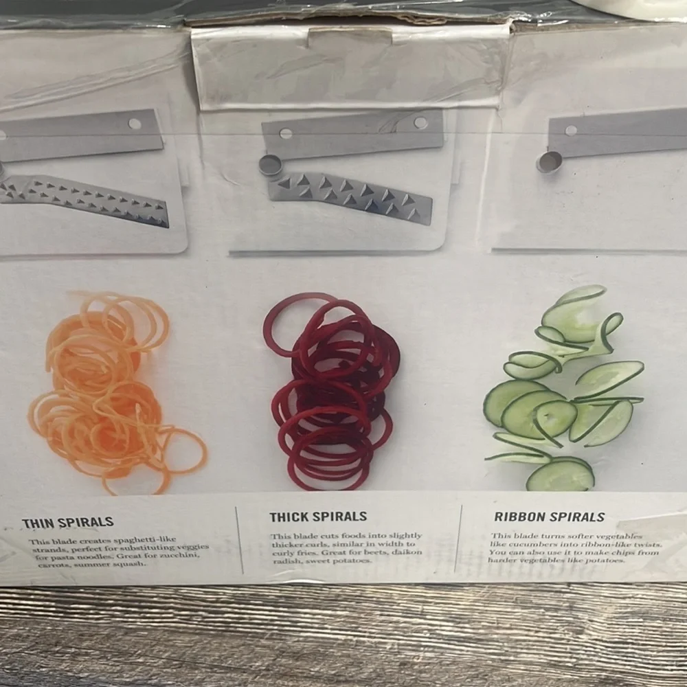 Marta Steward table spiralizer
